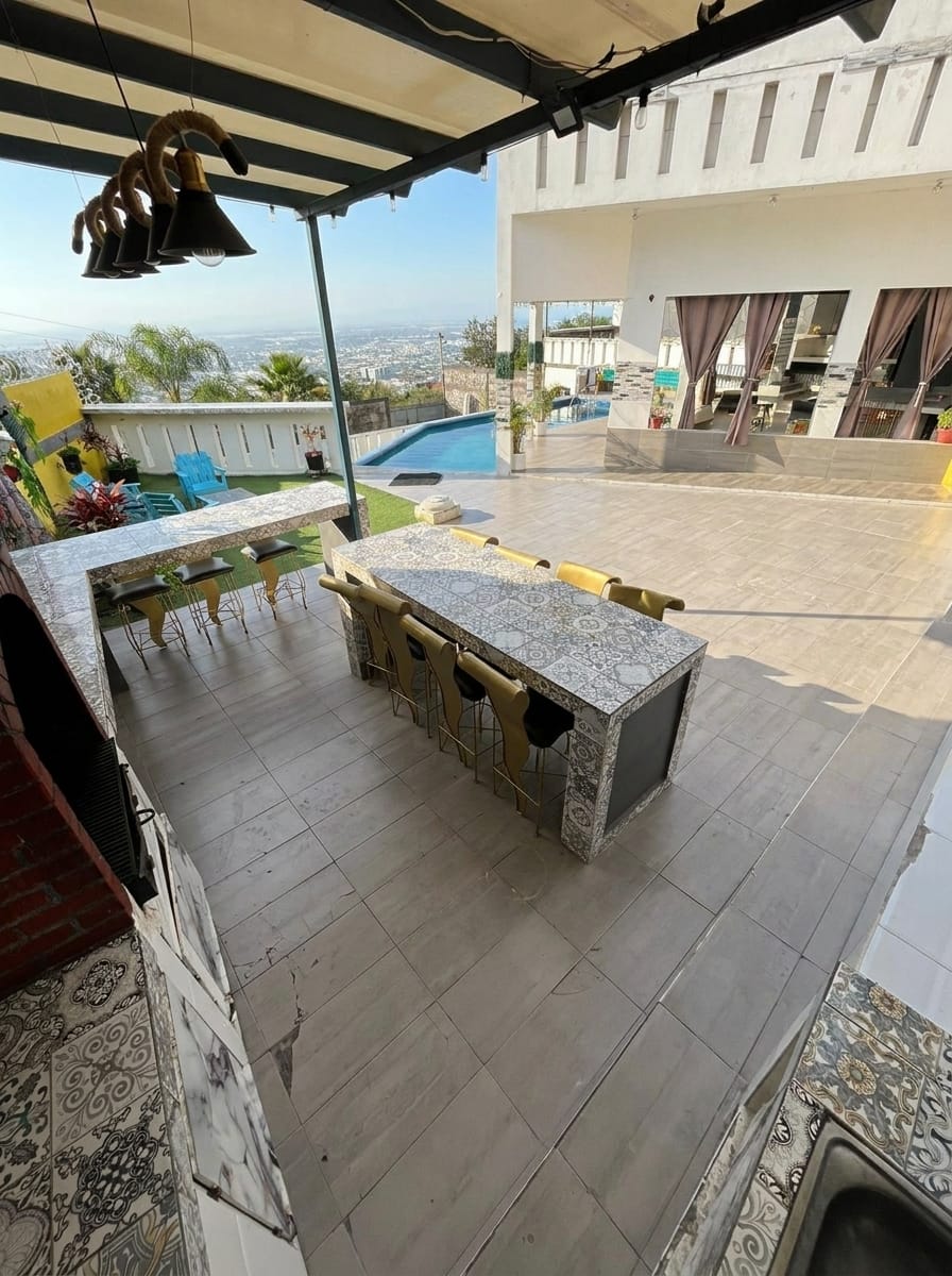 Montaje de mesa para tu evento con vista